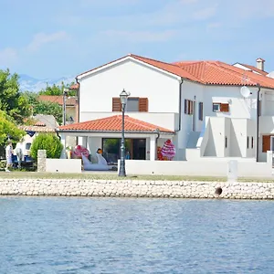 foglaljon itt